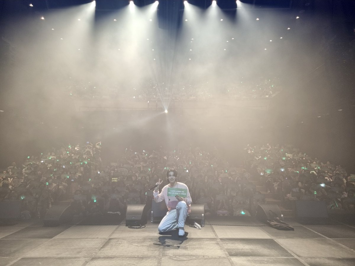 SF9_FANCLUB's tweet photo. [📸] SF9 유태양 1st FANMEETING 'LOVE – HOPE IN THE DARK'

어둠 속 판타지라는 초록빛 희망을 따라💚
태양이만의 LOVE 배달 완료💌

#SF9 #에스에프나인 #유태양 #YOOTAEYANG #LOVE #HOPE_IN_THE_DARK https://t.co/COlo3ht7e3