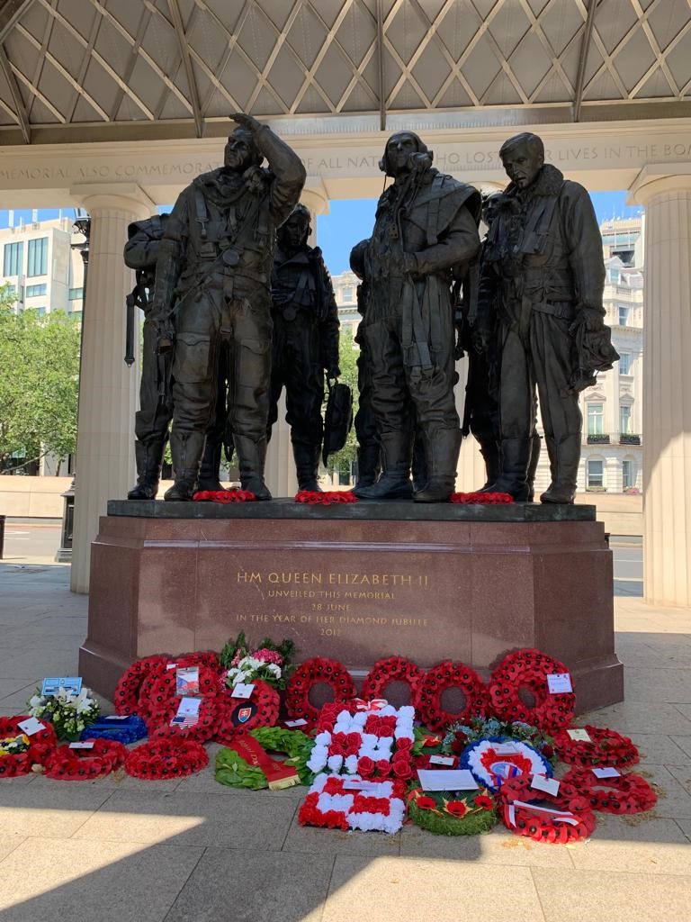 Today we are gathered at the Bomber Command Memorial in Green Park, to pay respect to the 55,573 men who lost their lives serving their country.

#LestWeForget