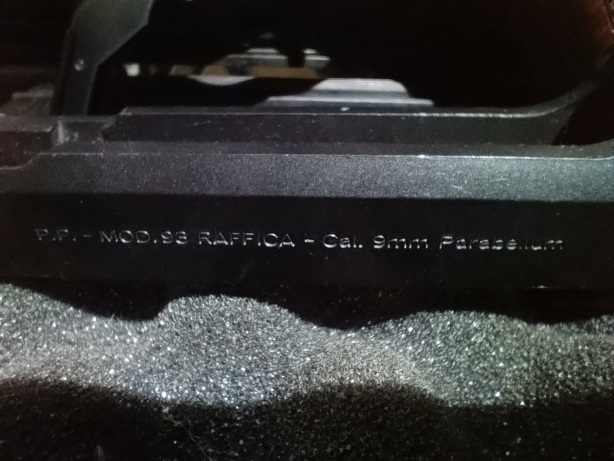 mkb42hmkb42w's tweet image. 古いシステム7の93R…
スライドの刻印が残念…なので現行のHWスライドに換えました！
動きが微妙に…
#KSC #93R #エアガン