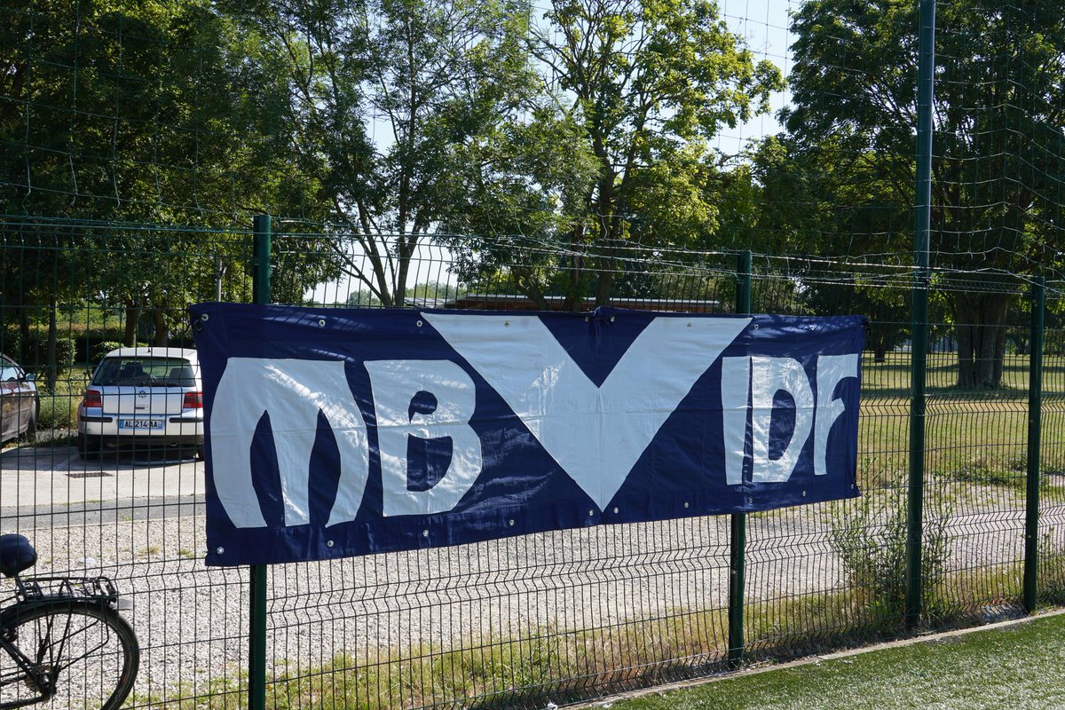 MBIDF's tweet photo. Il fait beau, il fait chaud, c'est la saison des tournois ! 🌞⚽️
C'est parti pour le 15e tournoi #MBIDF ! On va vous partager quelques photos toute la journée🥤 https://t.co/iHw7CXeFeu
