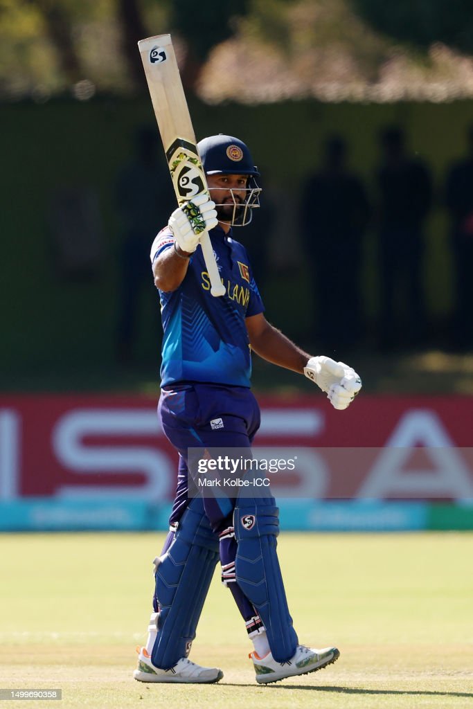 Estelle_Vasude1's tweet image. Talk about making the most of the opportunity. Since being brought back into the ODI side, Karunaratne has made scores of 4, 52, 56*, 47 (warmup), 111 (warmup), 52, 61* and 103. #SLvIRE #CWCQualifier