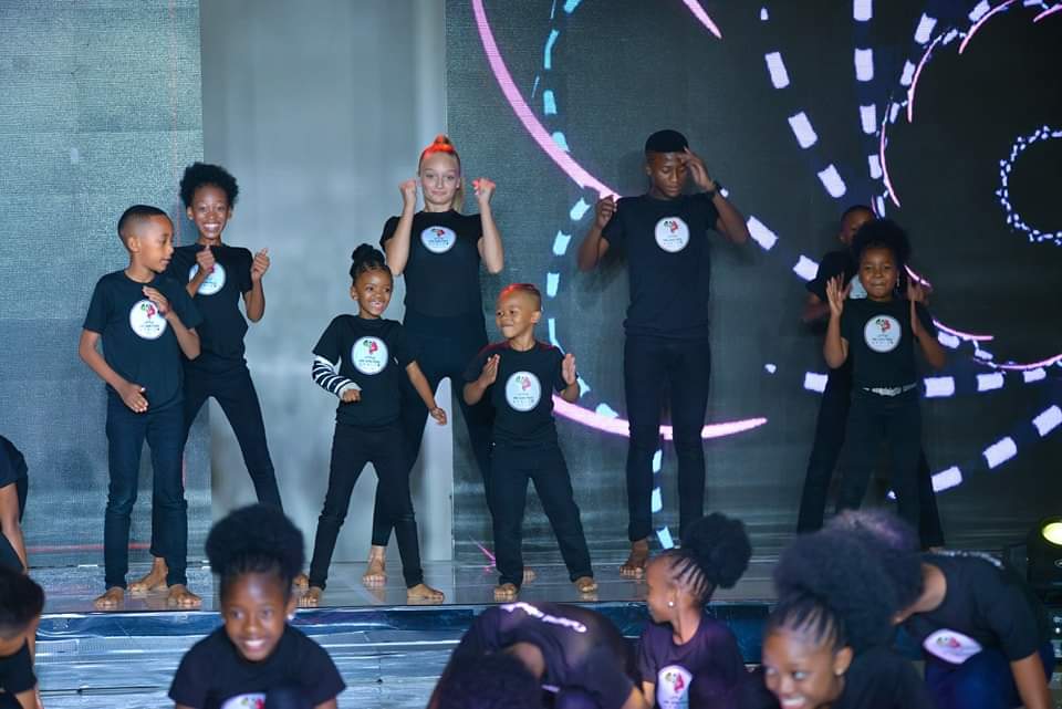 LMM_Africa's tweet photo. LMMA 2023 CONTINENTAL FINAL | CONTESTANTS' OPENING ACT
8 African Countries  8 different dance showcases  One stage  
Teams:  Zambia 🇿🇲🇿🇲 | South Sudan 🇸🇸 🇸🇸 | Kenya 🇰🇪 🇰🇪 | Uganda 🇺🇬 🇺🇬 | Botswana🇧🇼🇧🇼 | South Africa🇿🇦 🇿🇦 |Zimbabwe🇿🇼🇿🇼 | Nigeria🇳🇬🇳🇬. https://t.co/qvl3Hz9mUj