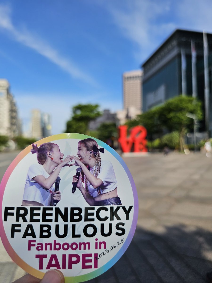 FBTWSPT's tweet photo. 《Show Our Love to FreenBecky》
抽獎活動+TRENDING EVENT

活動時間：6/25 PM6:00~11:59

活動辦法：
1.追蹤@FBTWSPT推特
2.按讚並轉發此推文(無需引用)
3.於活動時間內(6:00～11:59)
   使用你拍的留言照片或影片
   發送一篇全新的推文
   並帶入以下hashtag內容
   (記得要把空格刪掉喔)

# ShowOurLovetoFreenBecky
# TAIWANisWaitingforU
#srchafreen
#beckysangels
#freenbecky
#FBTWSPT

4.在此留言附上你的推文截圖
5.最後進入以下網址完成填單
   (填單截止時間：6/26 PM9:00)
https://t.co/CrrP126J45

得獎者公布時間：2023/7/2 PM9:00

除了抽獎的推文以外
歡迎大家在活動時間內
多多發文HASHTAG
推文時間至少間隔2～5分鐘以上
最好是有帶圖片的推文
大家喜版喜起來囉~~