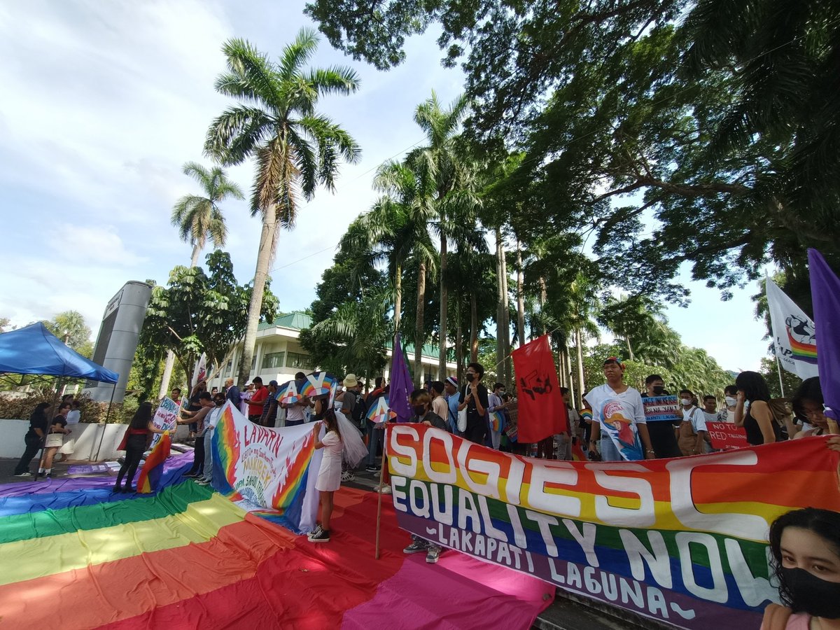 STPbasileo's tweet photo. Ang lugar ng bakla ay sa pakikibaka. 

Mapagpalayang Pride mula sa Southern Tagalog!

#STPride #Lavarn https://t.co/J9HJV52ln9