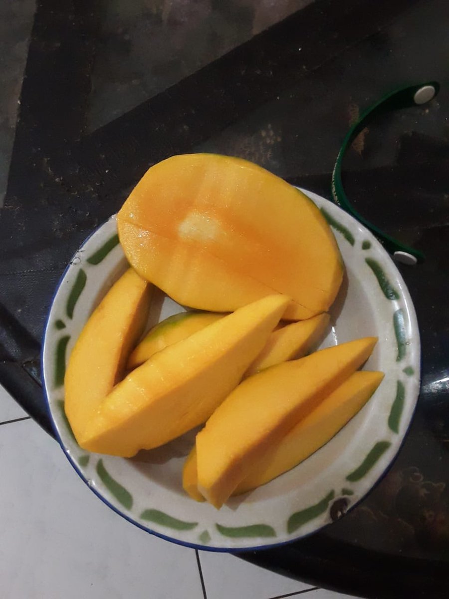 morens_crypto's tweet photo. Mango Time for #DogeFamily #TwitterFriends ๐๐๐ Yummyyy #SweetAndFresh ๐๐คฉ๐๐๐๐๐๐บ๐ฑ๐ฑ๐ฑ๐๐๐ 5:00 PM https://t.co/b7pxLSvDrc