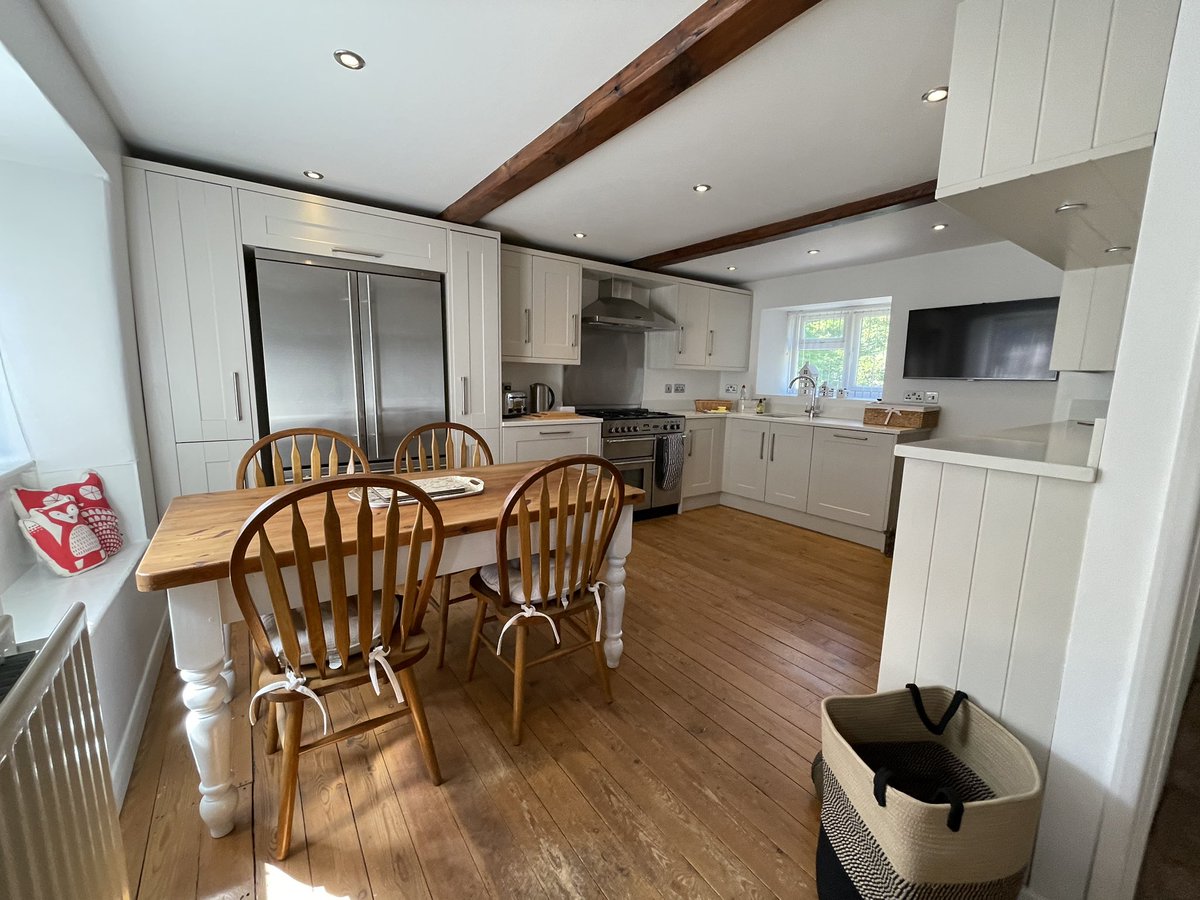 ptkpeakdistrict's tweet photo. What an Amazing Peak District Holiday Home ☀️

☀️Location: Hope
☀️Sleeps: 2 Beds Sleeps 4 
☀️Features: Secure Bike Storage
☀️Family &amp; Pet Friendly
☀️Free Off Road Parking
☀️Secure/Enclosed Garden

Very Proud to be managing this wonderful Peak District Cottage 🙏

#peakdistrict https://t.co/Tj5KflubiK