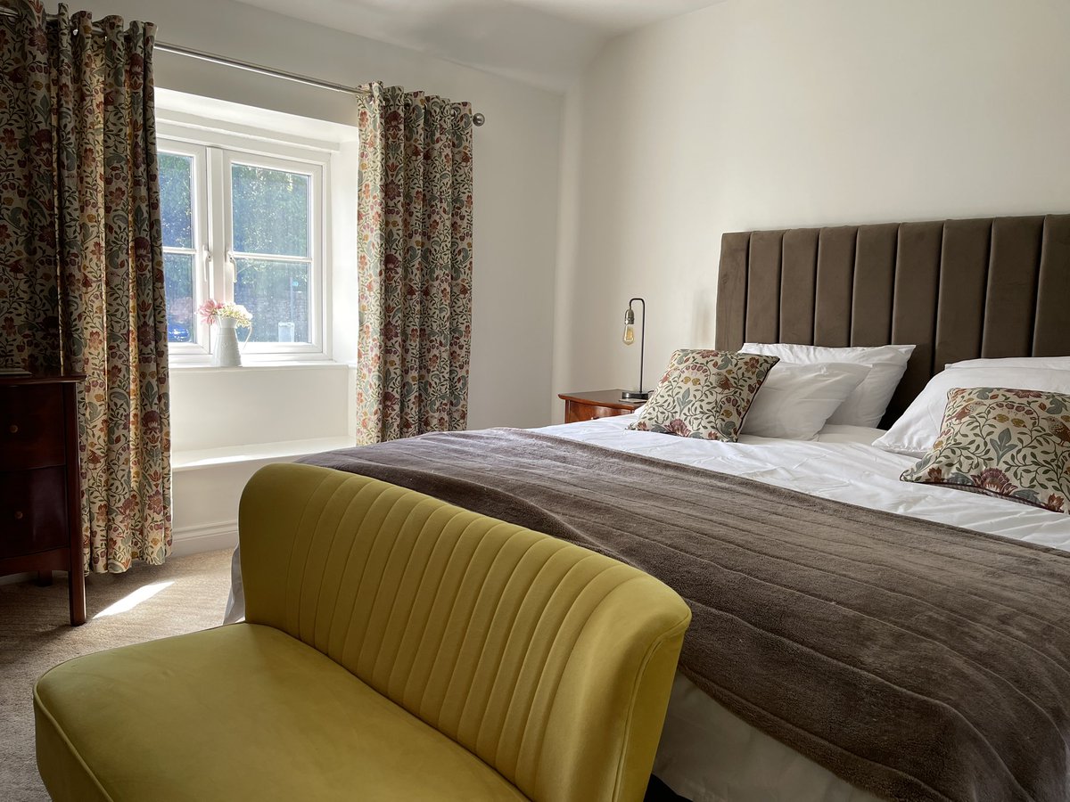 ptkpeakdistrict's tweet photo. What an Amazing Peak District Holiday Home ☀️

☀️Location: Hope
☀️Sleeps: 2 Beds Sleeps 4 
☀️Features: Secure Bike Storage
☀️Family &amp; Pet Friendly
☀️Free Off Road Parking
☀️Secure/Enclosed Garden

Very Proud to be managing this wonderful Peak District Cottage 🙏

#peakdistrict https://t.co/Tj5KflubiK