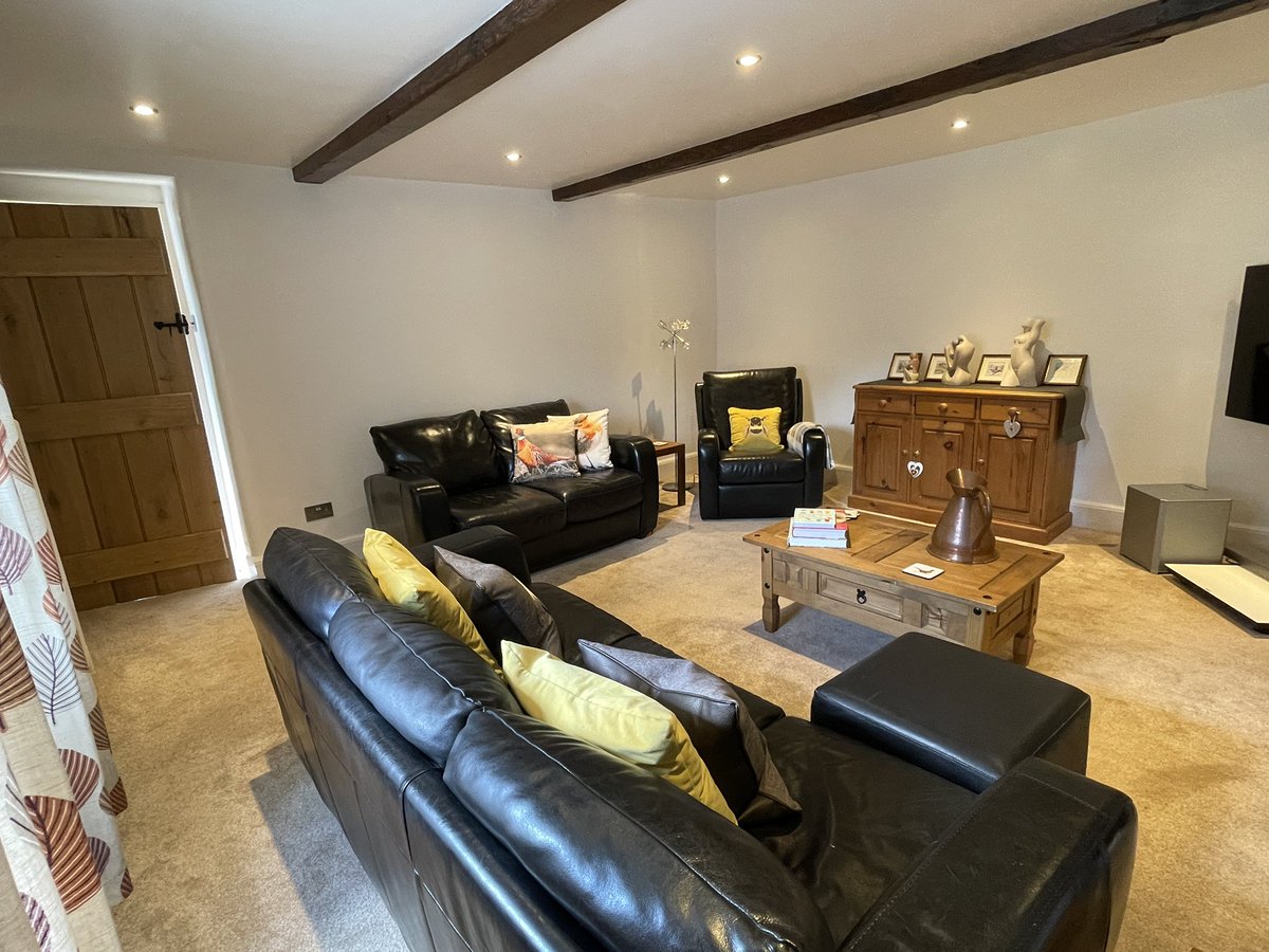 ptkpeakdistrict's tweet photo. What an Amazing Peak District Holiday Home ☀️

☀️Location: Hope
☀️Sleeps: 2 Beds Sleeps 4 
☀️Features: Secure Bike Storage
☀️Family &amp; Pet Friendly
☀️Free Off Road Parking
☀️Secure/Enclosed Garden

Very Proud to be managing this wonderful Peak District Cottage 🙏

#peakdistrict https://t.co/Tj5KflubiK