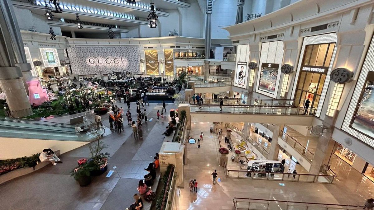 Today the weather is very good, went to Taiwan landmark 101 building for a stroll🥳