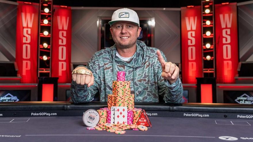 highstakesdb's tweet image. 🏆 Braxton Dunaway lifts @WSOP Monster Stack Title and $1,162,681.

👏 Texan amateur poker player #BraxtonDunaway walked off with a dream #WSOP gold bracelet, scooping the $1500 #MonsterStack for a whopping $1,162,681 payday.

 👀 highstakesdb.com/news/live-poke…

#Poker #LivePoker