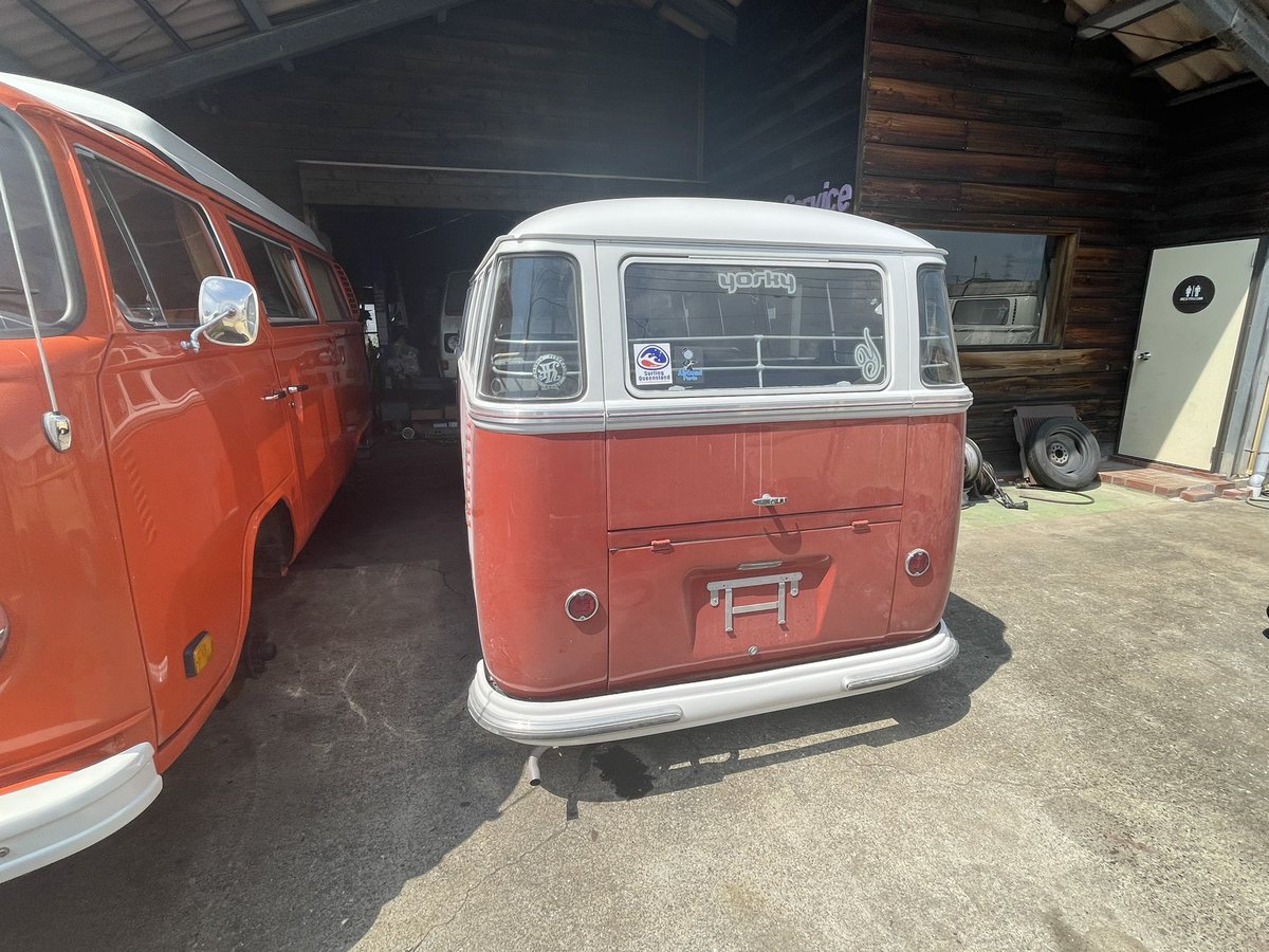 kizuna_home's tweet photo. 【ワーゲンバス5台目】
ついに23Windowを手に入れました。しかも1956年世界ではだいぶ高騰しているようです。
私はフリレストアしてピカピカのを日本で走らせ続けます！　
https://t.co/AHeXDti75R
#vw  #vwbus #23window #type2 https://t.co/6wm1fJVnxB