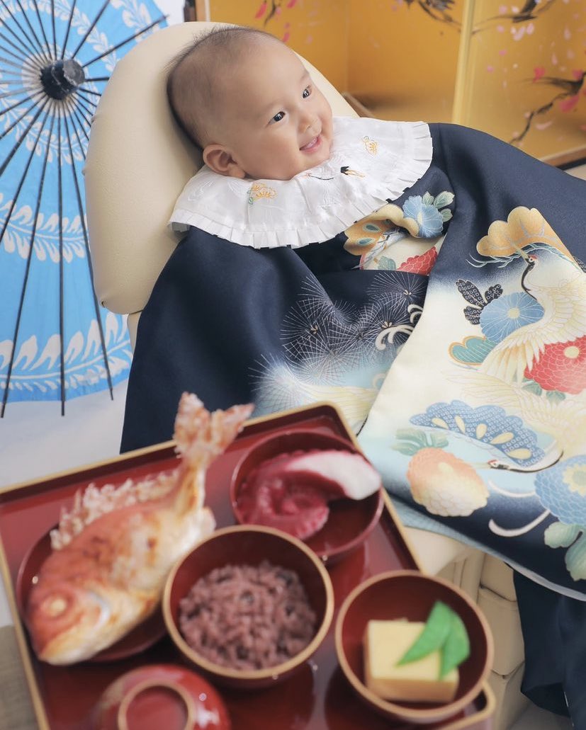 classyphoto's tweet photo. お子様が産まれて最初の大きな行事といえばお宮参り⛩
産まれてきてくれたお子様への感謝と喜び、健やかな成長と幸福への願いをお写真に😌
⁡
美容💄衣裳👘写真📷
すべてが揃うクラッシーフォトだから出来る特別なプランをご用意♡
⁡
7月末まで限定！
お母様、お父様の参拝用お着物のレンタル料無料✨ https://t.co/dHEzGSjORT