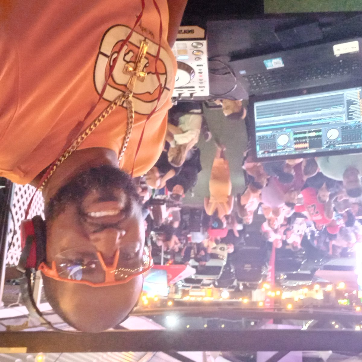 DJPeanutwao's tweet image. Primer ataque de la noche #clubsoda cerramos en Babel! #residentdj #DjPeanut