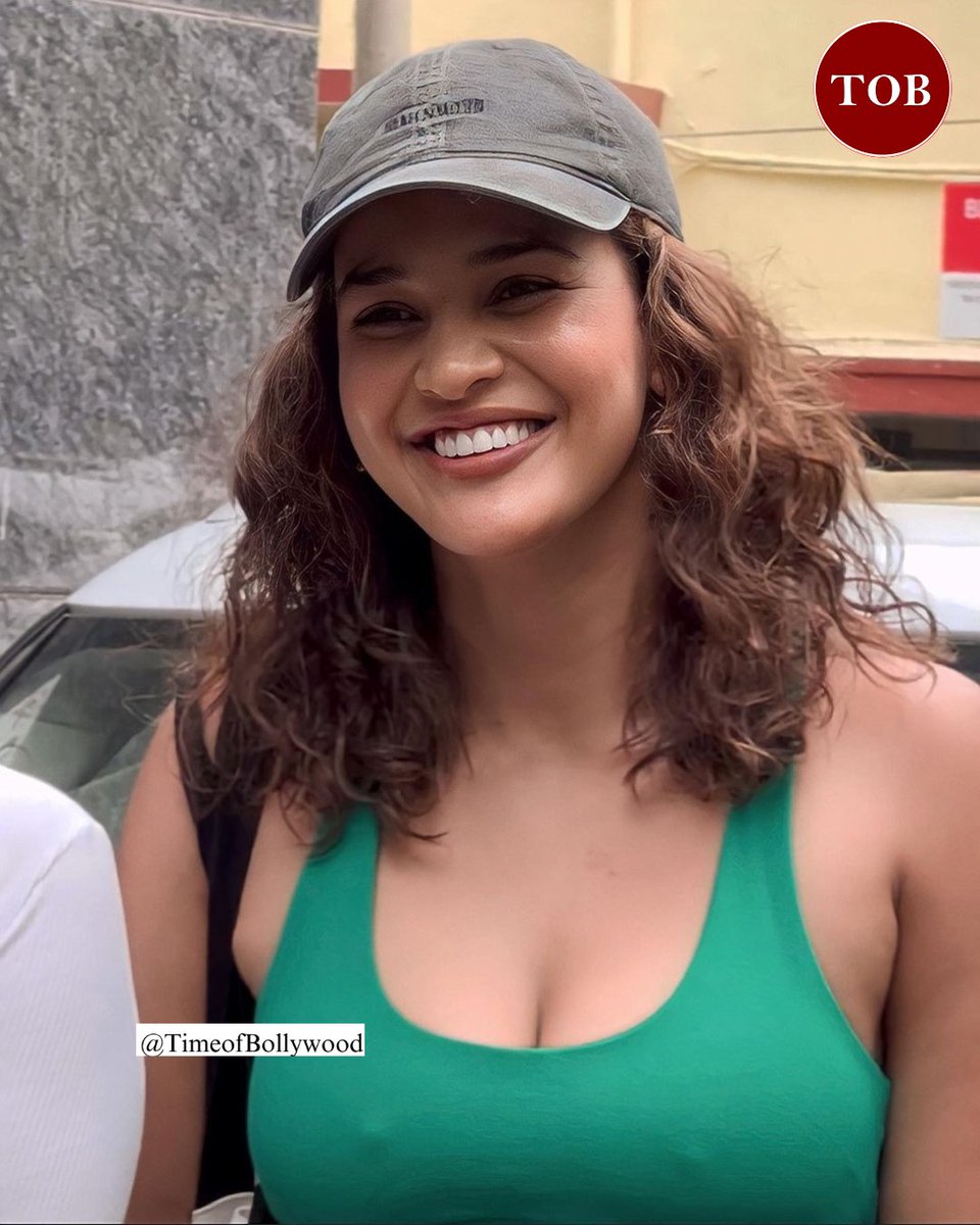 timeofbollywood's tweet photo. Aisha Sharma 💚

#aishasharma #aishasharmahot #timeofbollywood #photoshoot #salon #celebration #fashion #news #celebrate #celebrity #celebritynews #actress #hot #sexygirl #hotgirl #viralpost #paparazzi #viral #trending #explore #actress #foryoupagе #famous #model #popular https://t.co/XerVXDgMUY