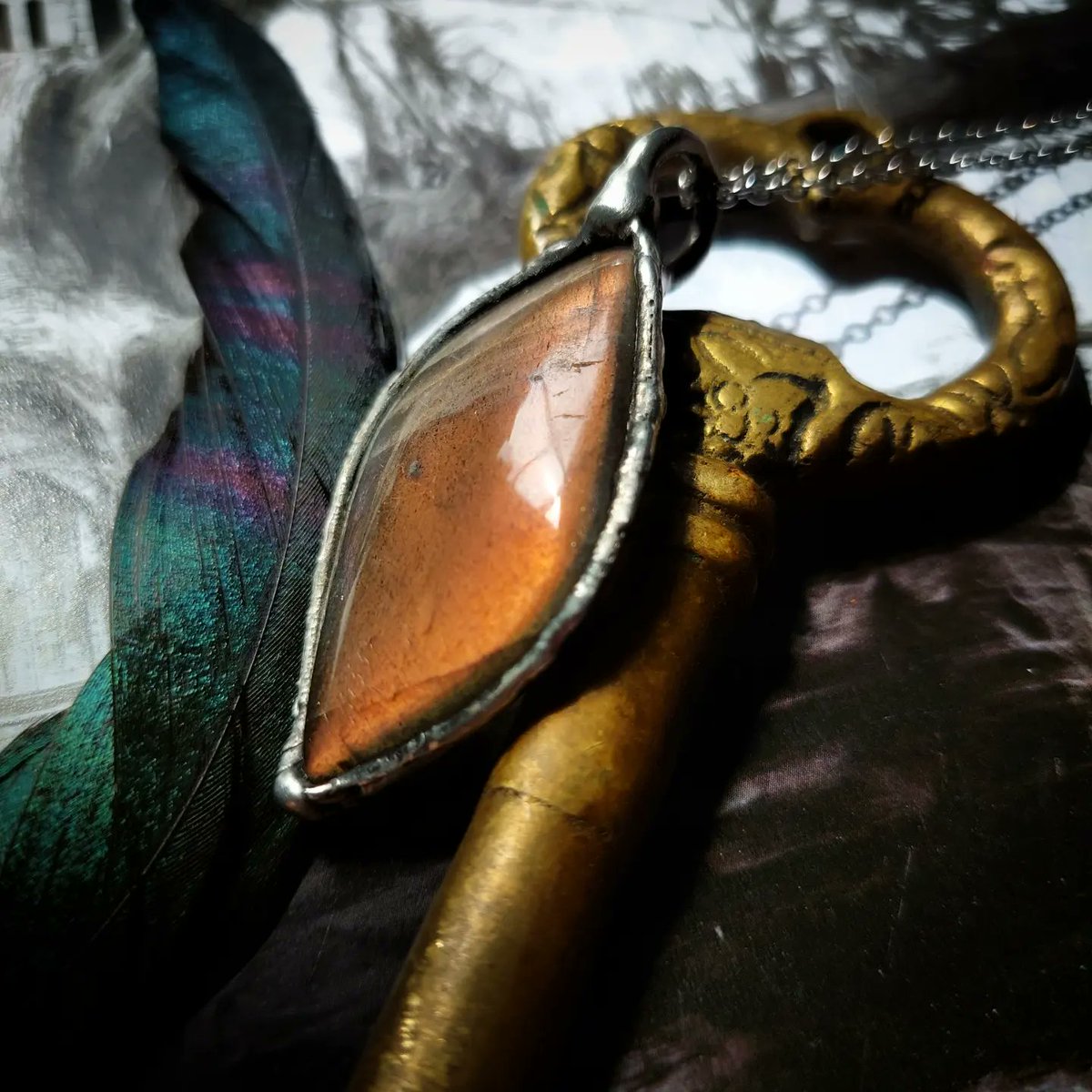 thewizard36's tweet photo. The Fire Elemental 🔥 
Labradorite Magical Talisman 
Measures Approximately 1"
Includes a 21" stainless steel silver chain $55.50 
Send me a DM to claim https://t.co/ZnMESXl0Ij