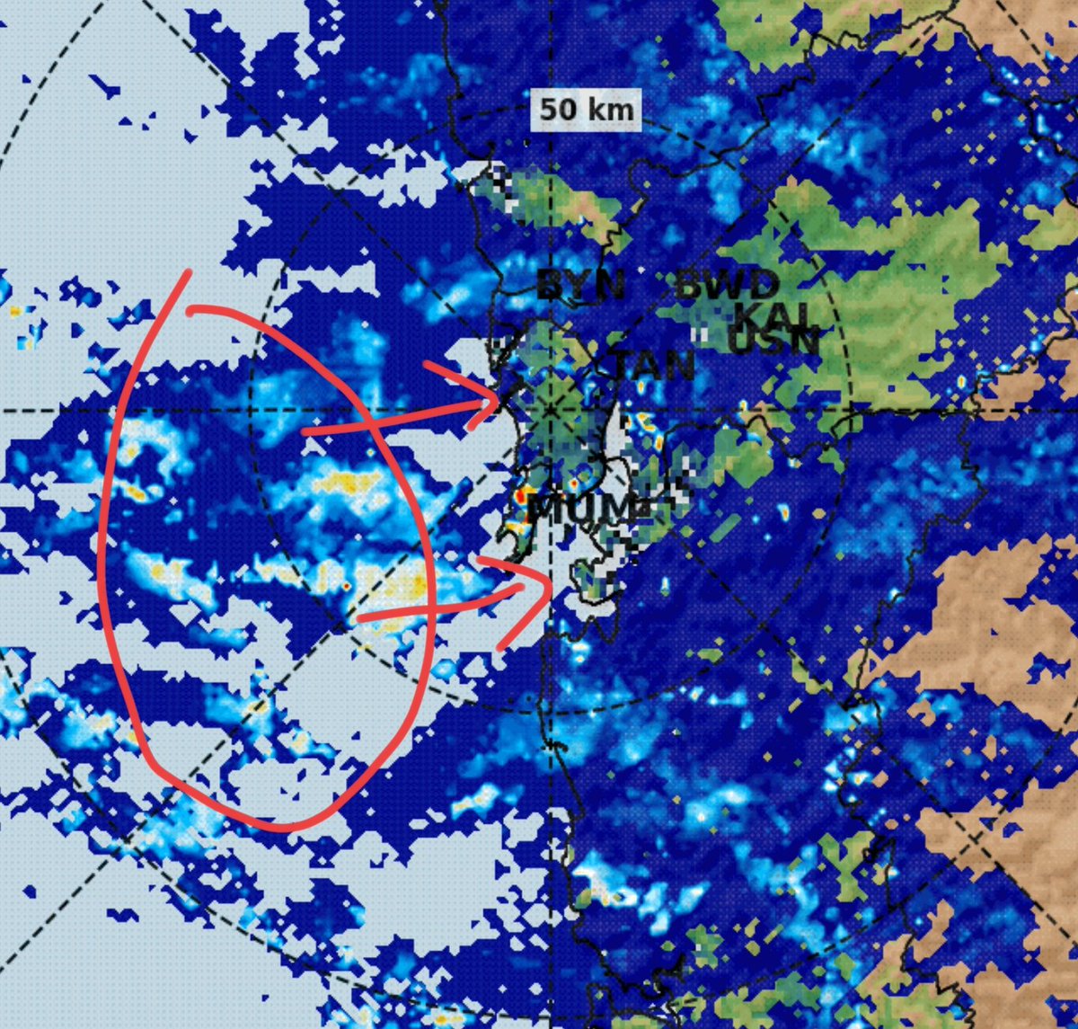 shetty_athreya's tweet photo. Took longer than expected for #ShearZone to cross, but has crossed over now.
As westerlies resume at mid levels, rain bands forming offshore will move in.
Mod-heavy #MumbaiRains in #SoBo and central #Mumbai to start within next 1 hour and then other areas of #MMR should follow. https://t.co/j8fwvPMIiP