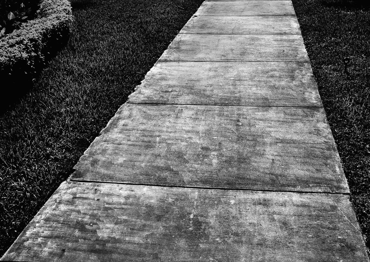 GM From Coral Gables

WHERE I'M HEADED
CORAL GABLES, FL (2009)
copyright © Peter Welch

#nftcollectors #NFTartwork #NFTProject #peterwelchphoto #thejourneypwp #blackandwhitephotography #photography #blackandwhite #CoralGables #Florida #Miami #sidewalk #manicuredlawn #therightpath