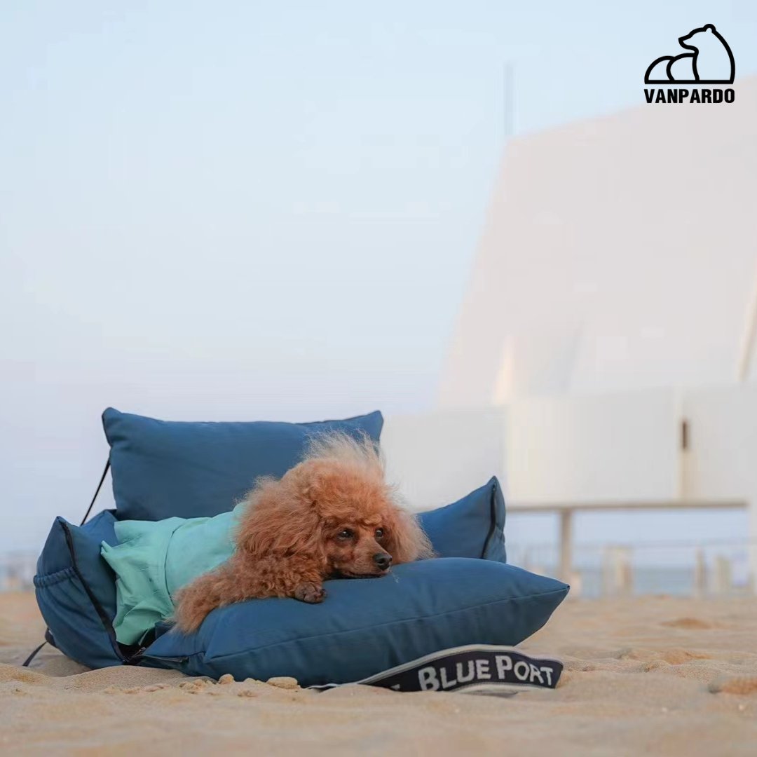 A seaside vacation is perfect for soaking
up the sun on the beach.🥰
.
.
#pet #dog #dogs #dogbed #roadtrip #vanpardo
#dogtravel #dogcarseat #vanpardo_online
#dogcarseatcovers #doglife #doglove