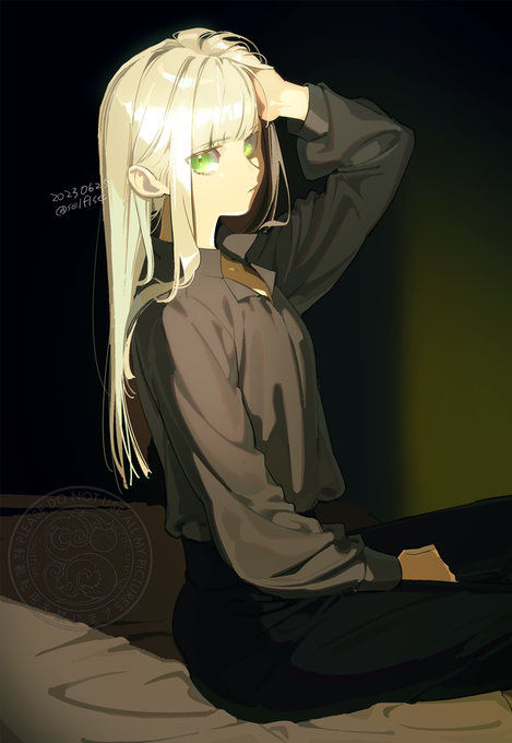「green eyes hand in own hair」 illustration images(Latest)