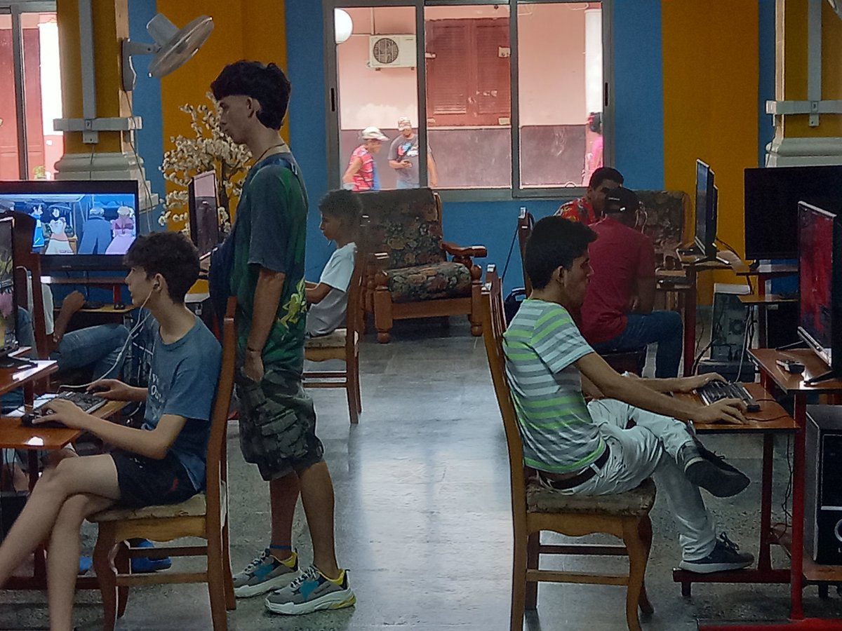 Los Joven Club de computación, bien utilizados, propician la recreación sana y el aprendizaje de nuestros jóvenes y adolescentes #IslaDeLaJuventud #SentirPinero #Cuba