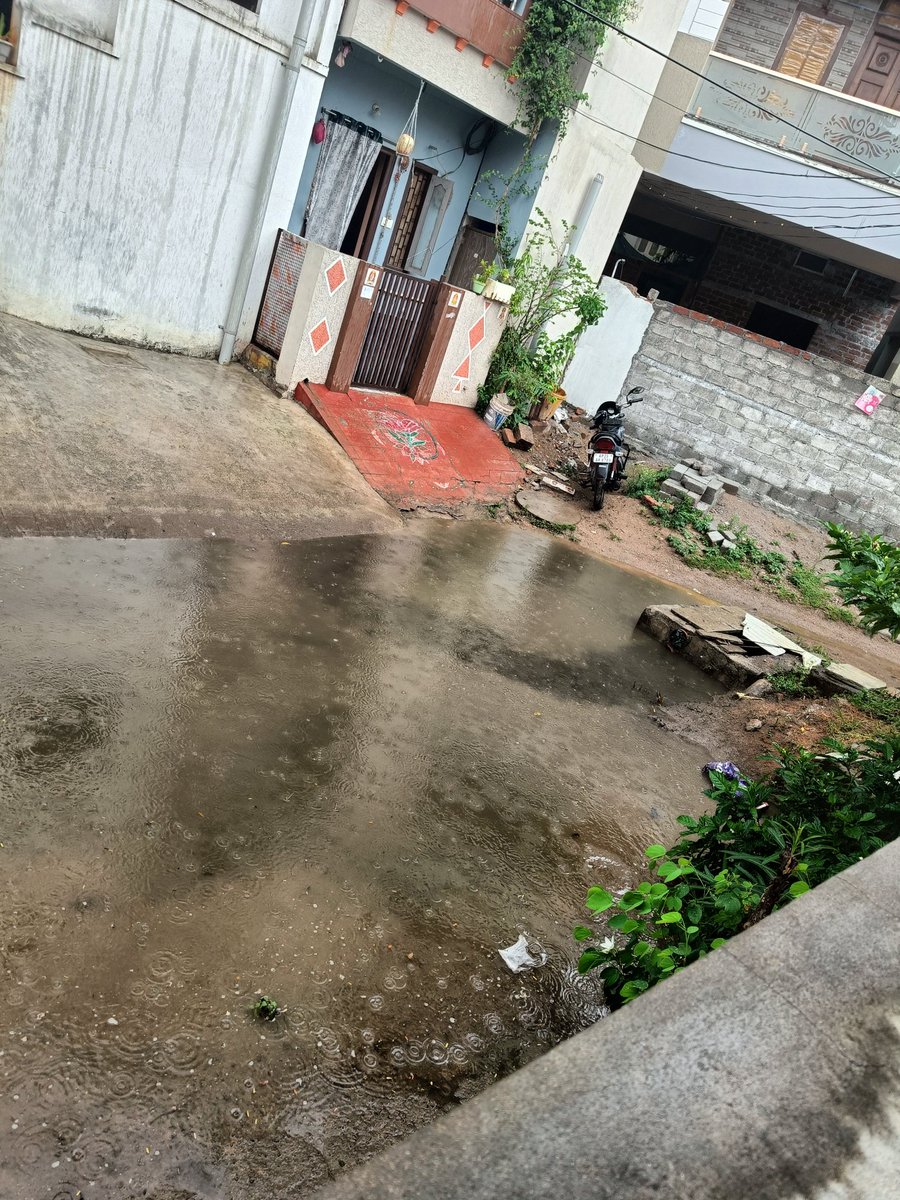 chandu7002's tweet photo. @KTRBRS @GHMCOnline @CommissionrGHMC @BRSparty @TelanganaCMO this is the situation of our street. We are facing this issue from many years, No one is Listening to us even after  multiple complaints. Request you to please sort out our problem. https://t.co/Nt9BstRuNq