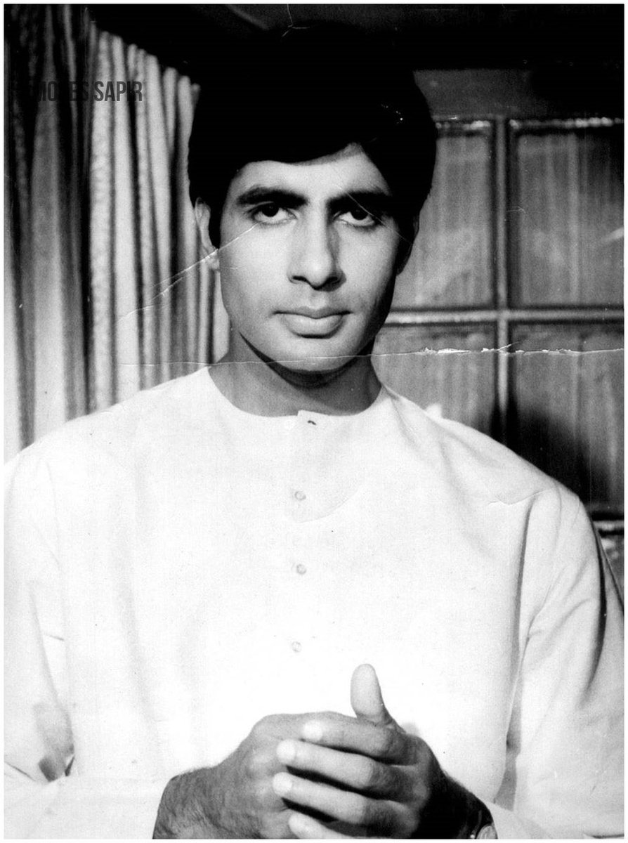 Amitabh Bachchan in “Parwana” 
Released exactly before 52 years
Outstanding performance by @SrBachchan 
Guys do watch this thriller 
It’s outstanding.
@juniorbachchan