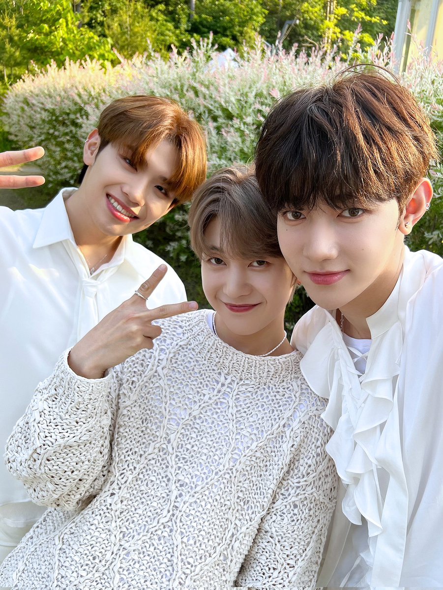 taevraeh's tweet photo. ️️ ️️
        ️️𝗭𝗘𝗥𝗢𝗕𝗔𝗦𝗘𝗢𝗡𝗘 'Back to ZEROBASE' Film with Zhanghao hyung and Matthew
️️️️ ️️️️ ️️ https://t.co/YlEzC4zQsA