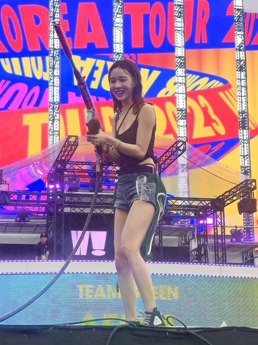 teamwinteroffcl's tweet photo. Winter's happiness is our everything 💚

ARMAMENTER AT WATERBOMB
#WINTERBomb
#WATERBOMB2023
https://t.co/3GZAeJugFa https://t.co/nnPtedVNco