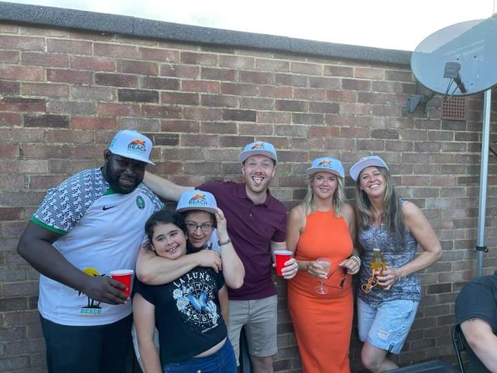 BeachHarcourt's tweet photo. With love from Hermel Hampstead, England.

#BeachHarcourtToTheWorld https://t.co/XaaMrPOLCO