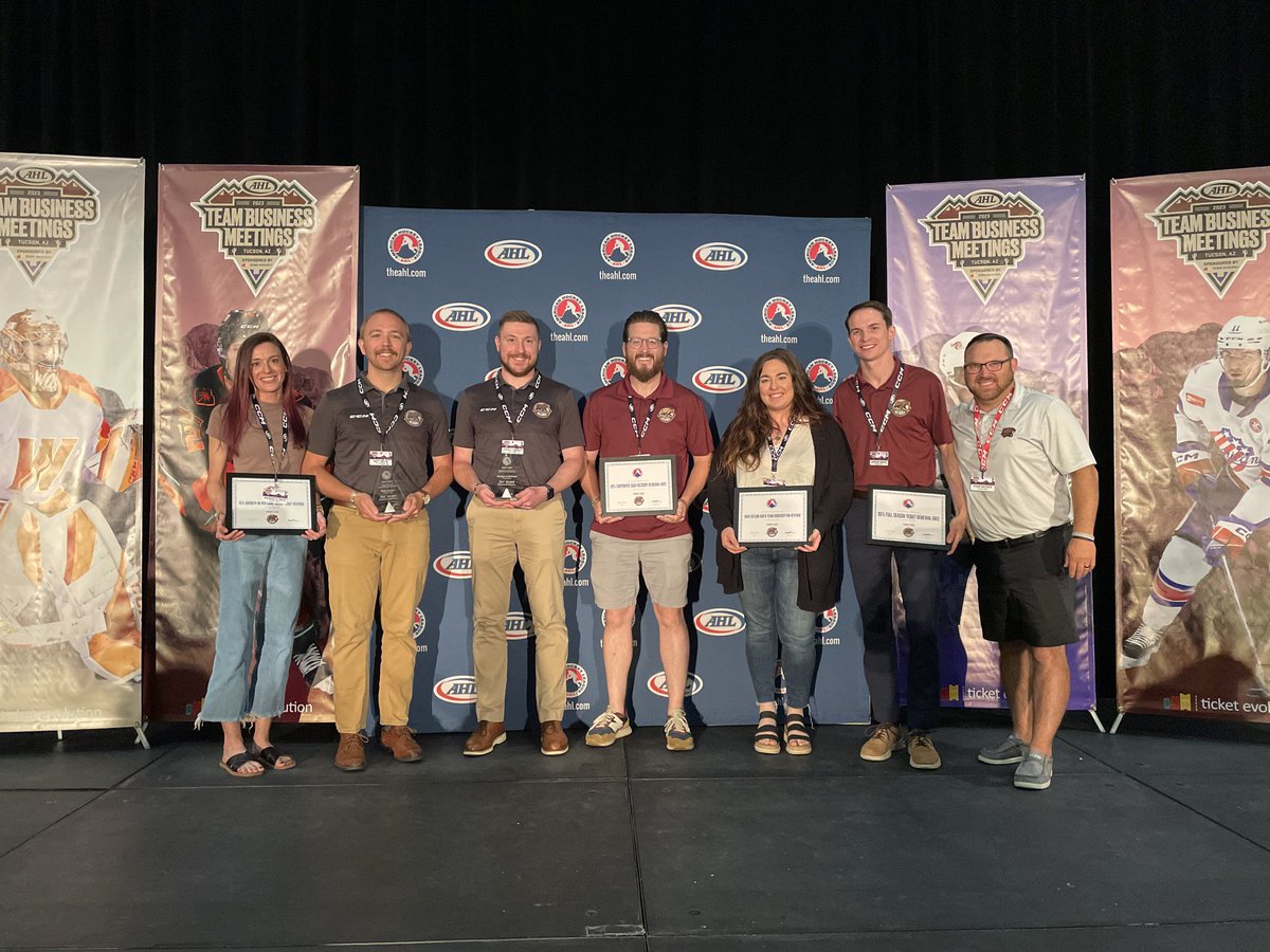 Congratulations to the <a href="/TheHersheyBears/">Hershey Bears</a> on winning Calder Cup! 
Their organization has 2 Cal Hockey Alumni…
Jordan Lockhart in the front office 
Josh Carter their equipment manager 

#VulcansInTheAHL