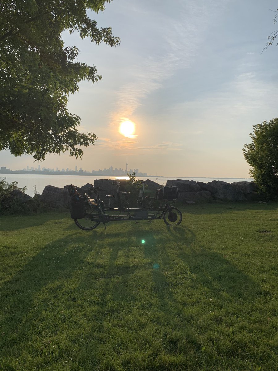 Sunrise over the CN Tower #BikeTO