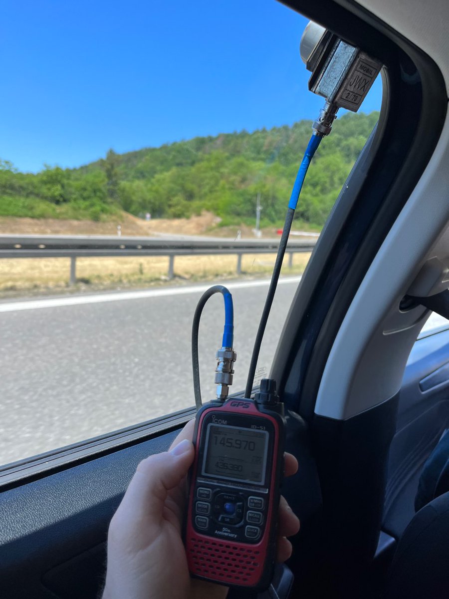 flo_0_'s tweet photo. Just worked OE6JWD aka. @KDWolf144 via TEVEL-4 sitting in the back seat of the car driving home from #HamRadio2023 in Friedrichshafen. Used ID-51 and window clamped dual band ant.
#amsat #hamradio https://t.co/Vc4uksEwB1