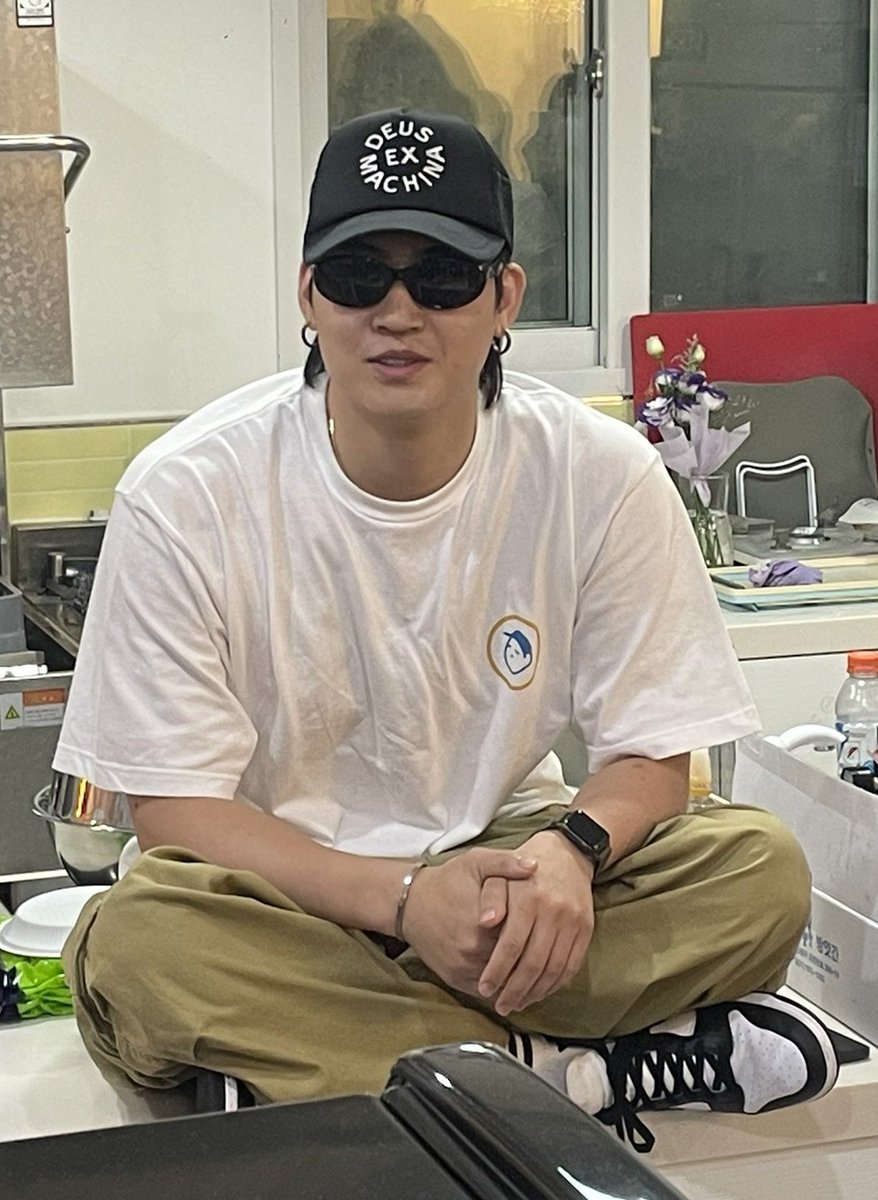 Tikja_JayB's tweet photo. เป๊ะเนอะ #JAYB 🤣 https://t.co/0VJ8UwBpQ6