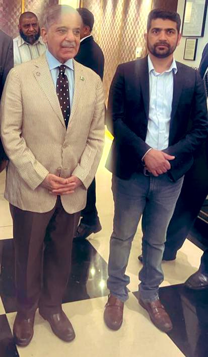 imtiazalidar's tweet photo. Shahbaz e pakistan main shahbaz sab in paris france https://t.co/PpBQKC1w9I