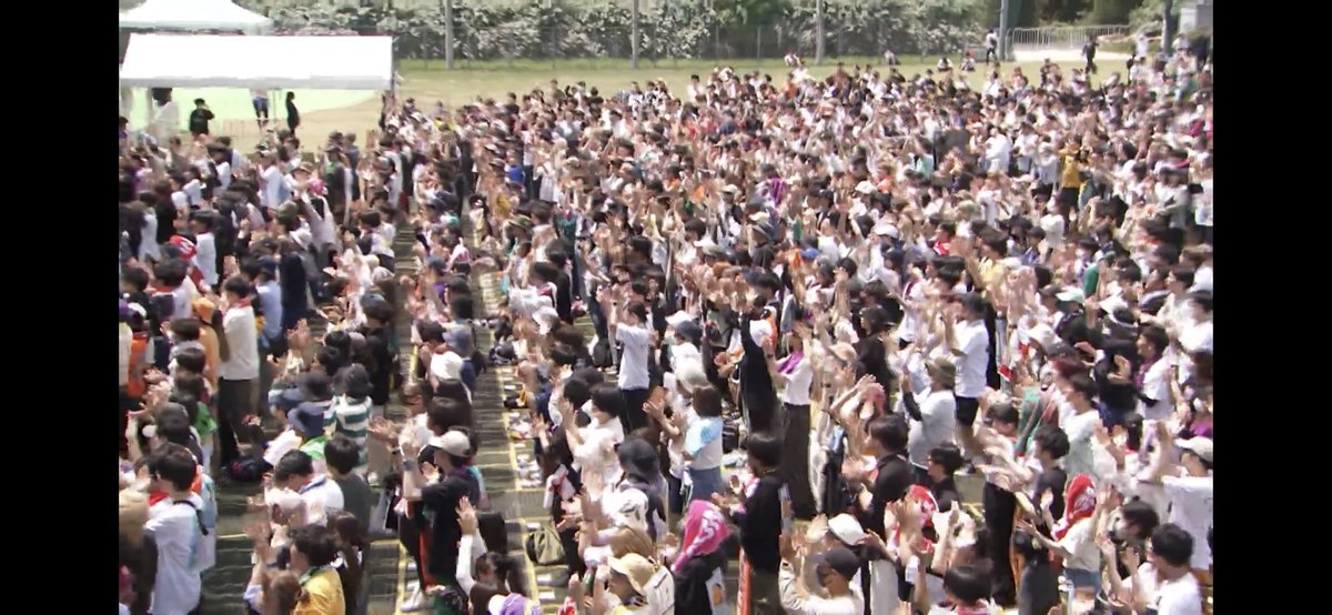 uchukibode326's tweet photo. #JAPNJAM へ
こんなにたくさんの拳の波がチリビで生まれる瞬間を放送してくれてありがとう!!これが!!みたかった!!!チリビがステージから目撃したこの日のこの景色をみたかった!!!ファンとしてこんな最高なシーン胸が熱くなるぜ、、
#ChilliBeans. 宇宙一爆イケ10minute 配信Thx🔥! https://t.co/uActRZe8XL