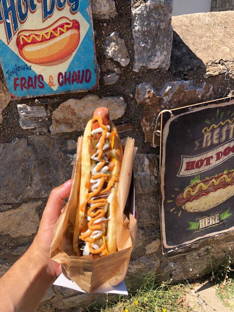 suyorumcusu's tweet photo. Eski Datça'daki kafemizde hot dog da yapıyorum artık 😊 Bu tarafa yolu düşenleri bekleriz Doğa Cafe'ye. Tatlı bir mekan oldu 
https://t.co/uBVWt3Ek0X https://t.co/Jz5o8MQOyk