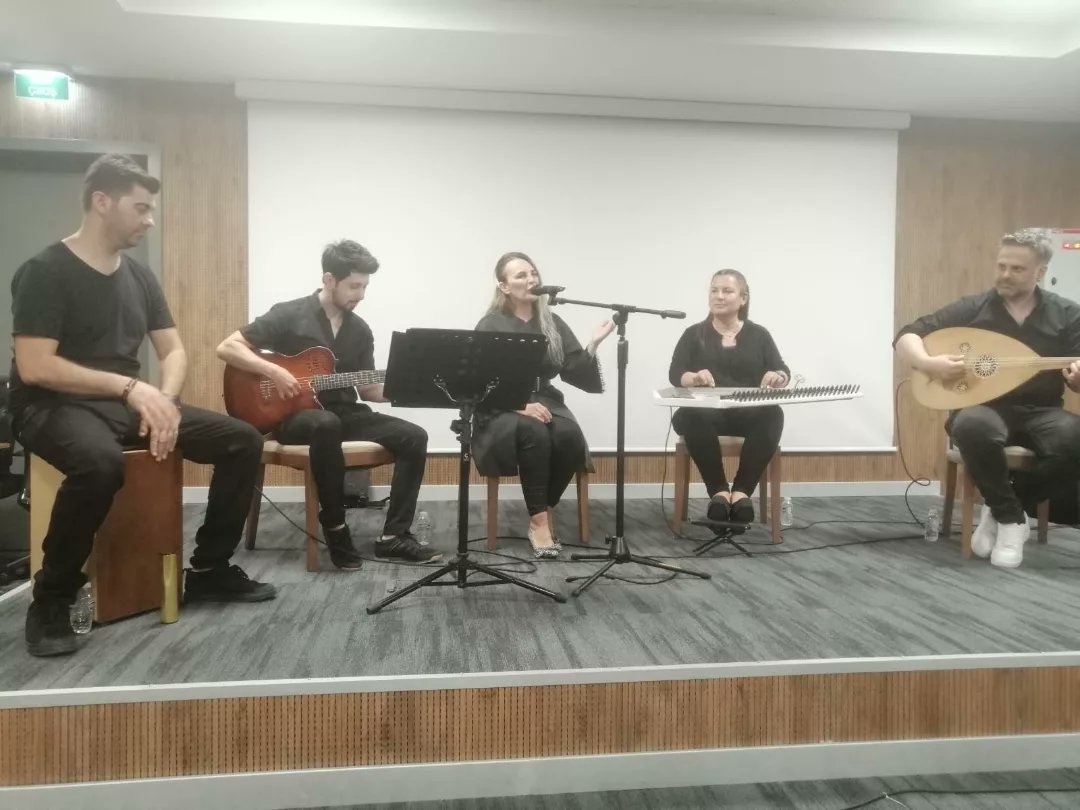 oncuyonetici's tweet image. #ISPC2023 Konferansı müzik grubu