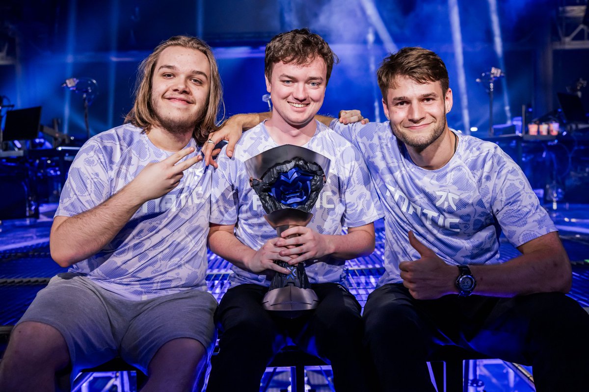 kamykvalo's tweet photo. 3 backstage 🐐 https://t.co/OyrXCc2NDN