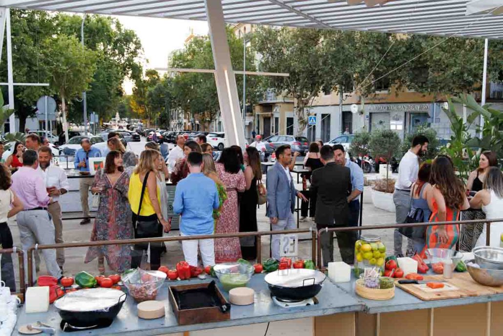 Magnifica noche el pasado jueves en la #PlacitaSanBernardo en la fiesta del 45 Aniversario de la <a href="/Aeps_Sevilla/">AEPS</a> !

Seguimos unidos para fortalecer el sector de la publicidad y el marketing en Sevilla!

#publicidadsevilla #45aniversario #MarketingSevilla #MarujaLimon <a href="/MarujaLimon_/">Agencia Maruja Limón</a>