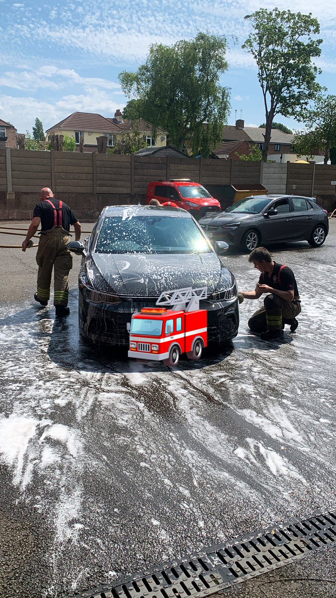 Supporting @WMFSFallingsP car wash today to help fundraise for Iain Hughes chosen charities. Come and get your car wash at Fallings Park Fire Station 🚗🚗🚗@WestMidsFire @firefighters999 @MAA_Charity @TheBHF