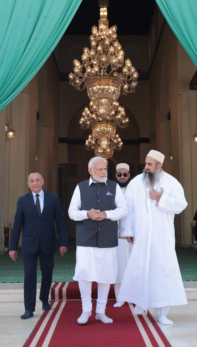 indrajeetmaximo's tweet photo. PM @narendramodi visited the historic Al-Hakim Mosque in Cairo, currently maintained by the Indian Bohra community.

Interacting with community leaders, PM praised the strong people to people ties between India and Egypt.

#ModiInCairo #ModiEgyptStateVisit https://t.co/8wWUyK4IaR