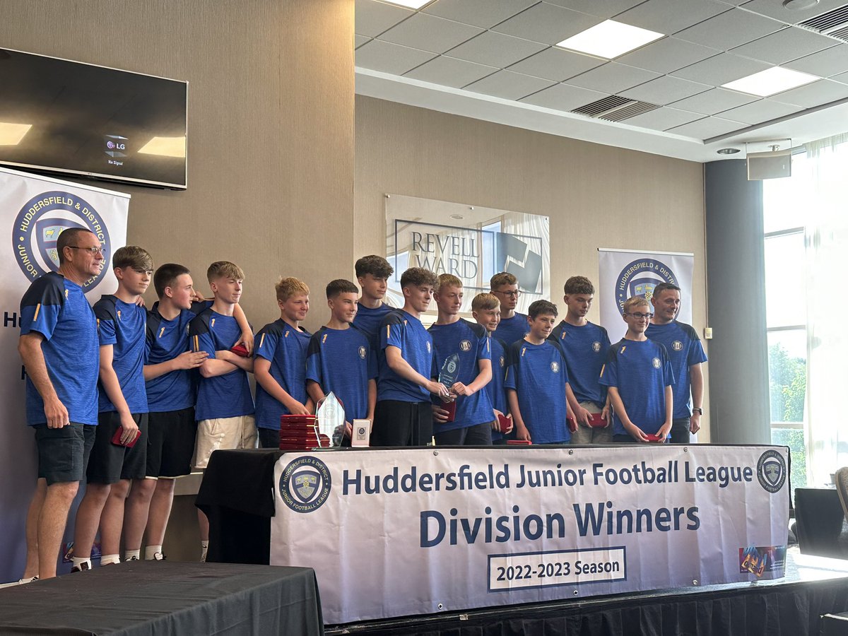 EmmaDriver3's tweet image. League winners 💙 #huddersfieldjuniorfootballleague