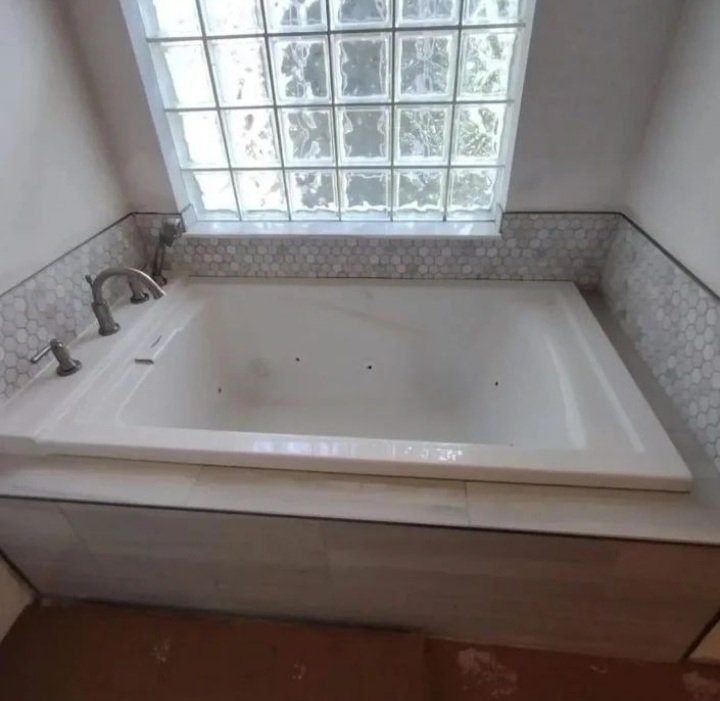 Lolasqualityco1's tweet photo. Throwback to this project. Where we relocated the drainage to accommodate new hot tub.

#lolathebuilder #building #builders #plumbing #plumbingfl #constructionfl #womeninhelmets #painting #carpentry #construction #lolasqualitycontractors #electricalservicesfl https://t.co/lRdhrSU9mc