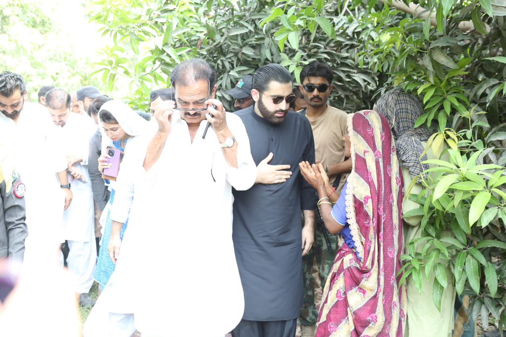 rawalsharjeel's tweet photo. visited the family of the 13 yr old nisha kolhi, promised them full support in every matter in relation to the inquiry and investigation. @AleenaRajper is doing a great job and we hope she will arrest the main culprits soon https://t.co/HtQiuJjtQP
