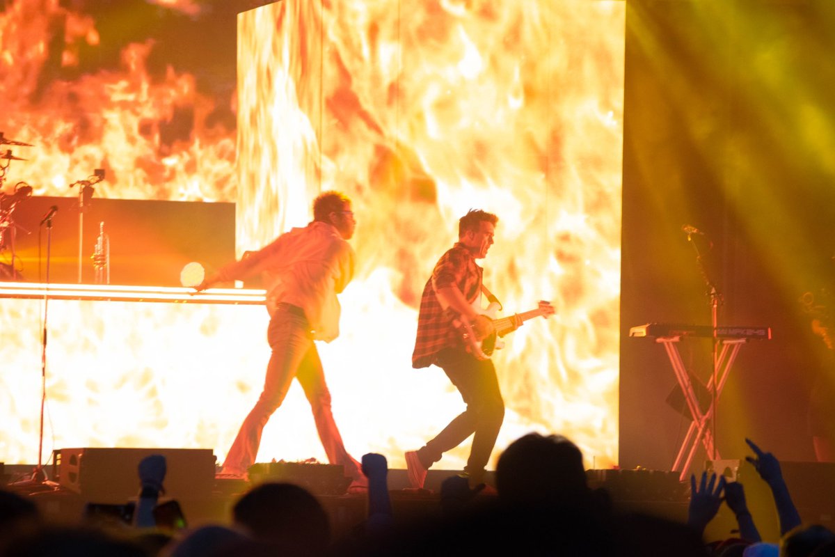 oneelevennet's tweet photo. Details:-

Camera: Nikon D5300
Lens: Nikkor 55.0-200.0mm f/4.0-5.6
Exposure: 1/125 sec at f/5.6
ISO: 1000
Focal Length: 135mm

#entershikari #sdfsouth #sdf23 #slamdunkfestival #slamdunksouth #live #music #gig #festival #photography #nikond5300 #nikon #nikondslr #dslr #nikkor https://t.co/2F7a1lUEWy