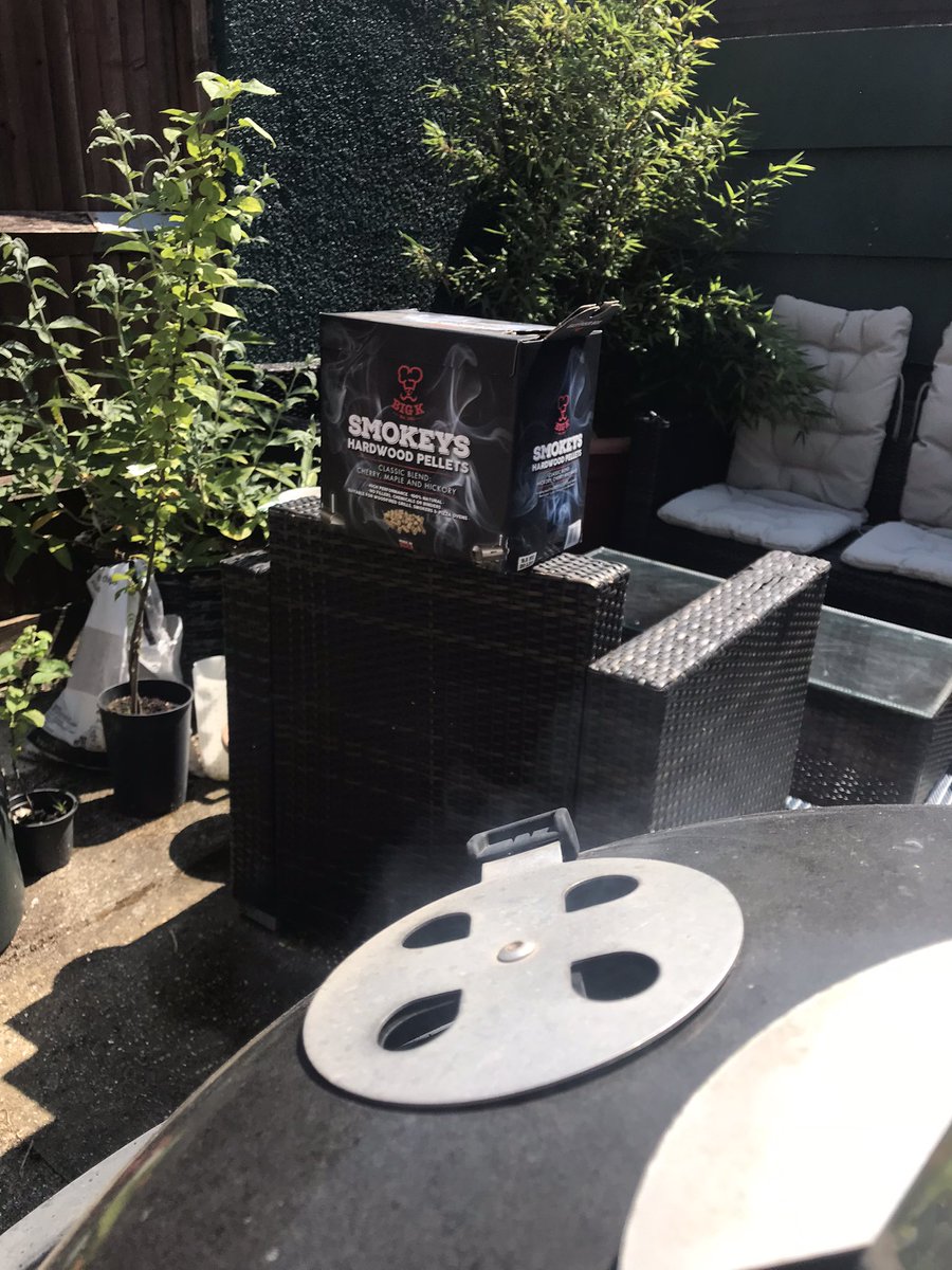 thatsyourplot's tweet image. King of Smokes today #BBQ #GardeningTwitter