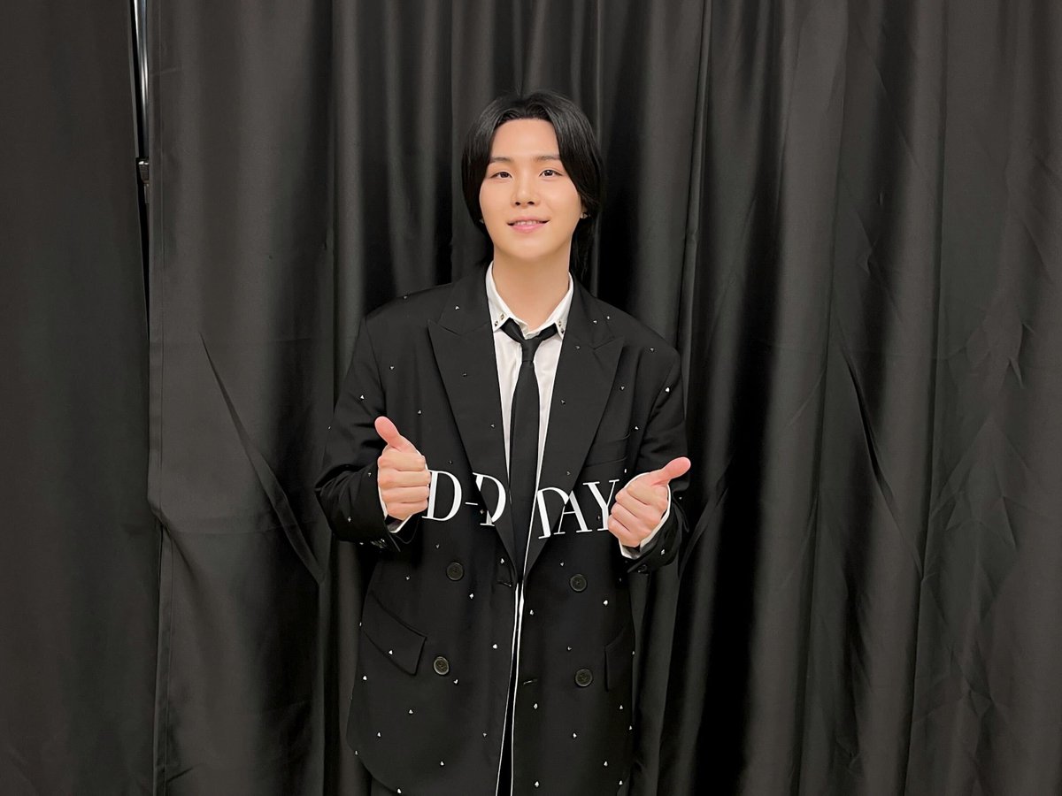 naekkeo_yoongi's tweet photo. [#/Today'sBTS] Anyone want to see #AUSTD again? See you at on August at Gymnastics Arena!💜

#SUGA #AgustD #슈가 
#SUGA_AgustD_TOUR #D_DAY_TOUR_SEOUL
#SUGA_AgustD_TOUR_in_SEOUL https://t.co/odfwlTADPs