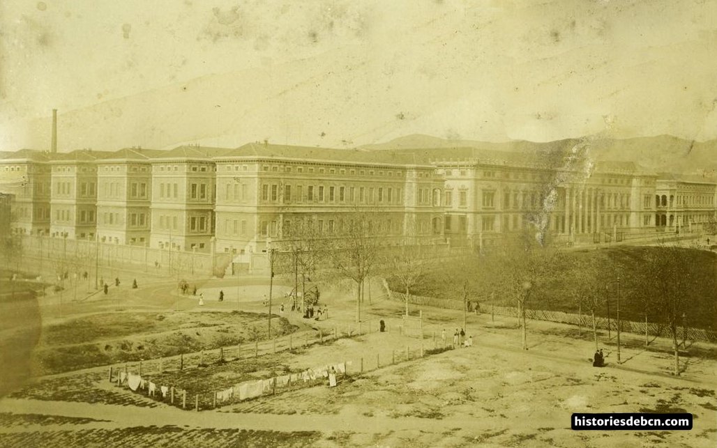#TalDiaComAvui de 1895 començaven les obres de construcció de l'Hospital Clínic.

📷 AFB