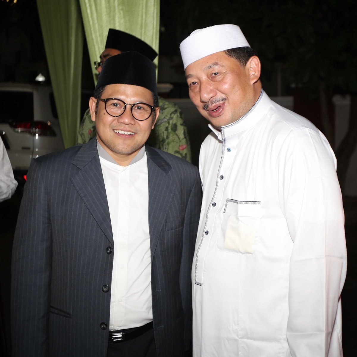 cinghadicenter's tweet photo. Buka gallery foto-foto lama, ternyata masih tersimpan rapi, kenangan 5 tahun lalu saat Gus @cakiminow hadir di Haul tahunan Buyah Guru KH. Muhammad Naim di Cipete Utara..

Semoga Allah SWT memudahkan segala langkah beliau, mendapatkan ijabah atas apa yg dicita-citakan, aamiin.. https://t.co/YD5tYcq1EV