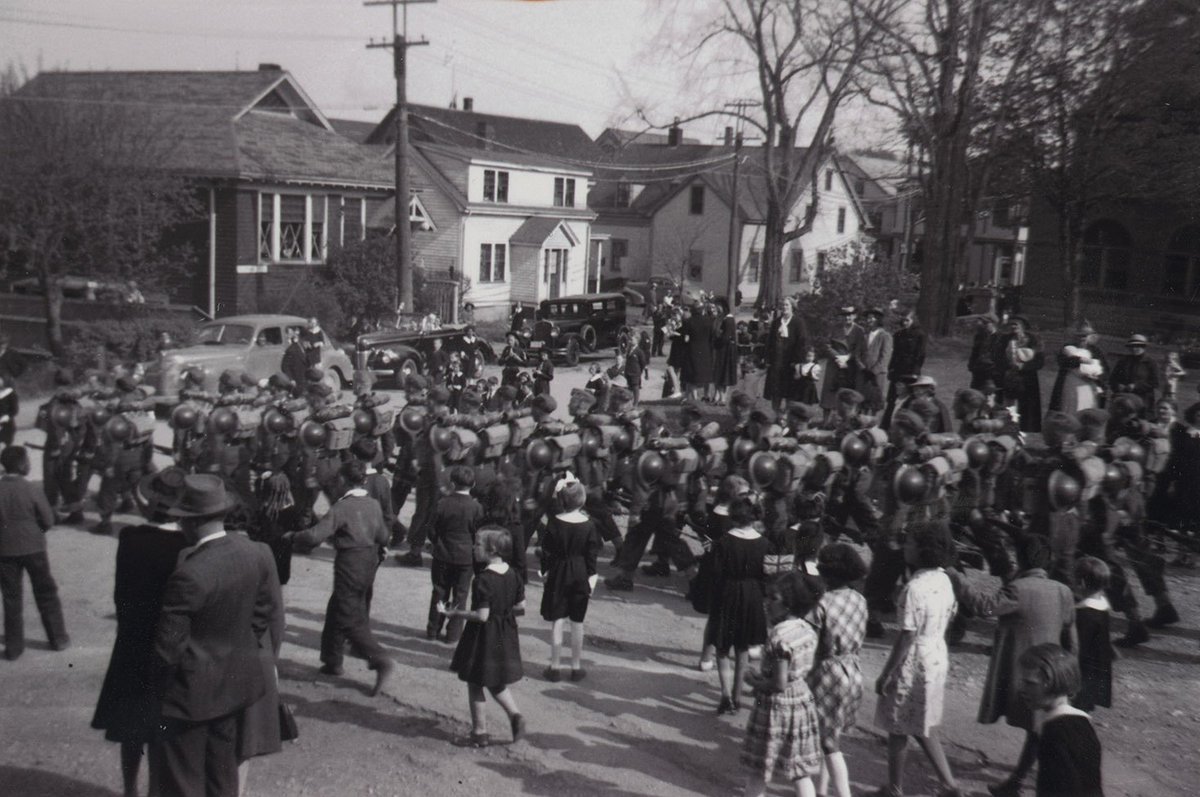 Canadian soldiers depart Antigonish, Nova Scotia, for the Second World War.  

📸 Antigonish Heritage Museum